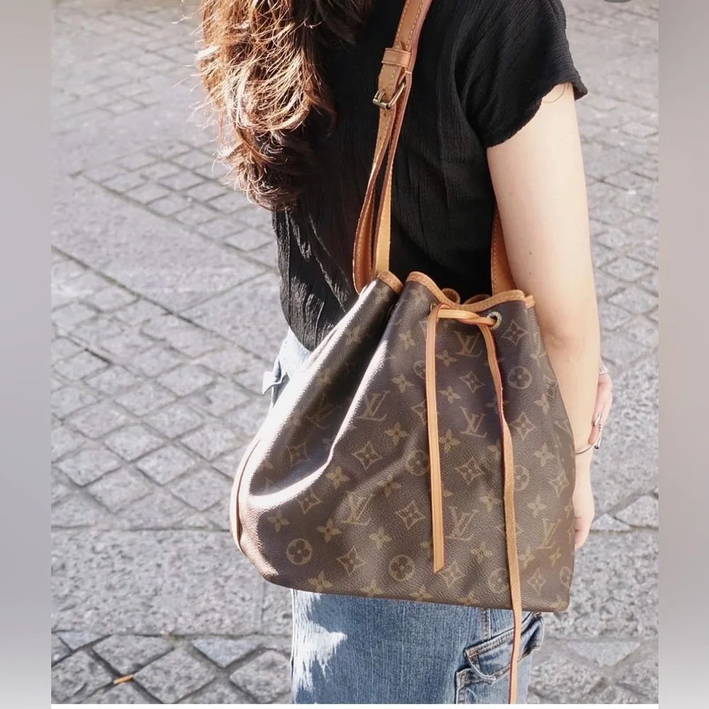 Louis Vuitton Petit Noé Monogram Bucket Bag Made in‎ France 2015